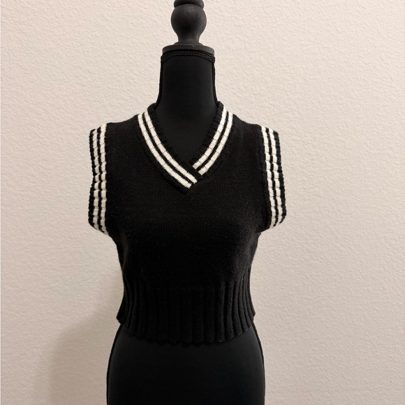 H&M Sweaters - H&M Divided Black Striped Crop Vest Y2K Street Style